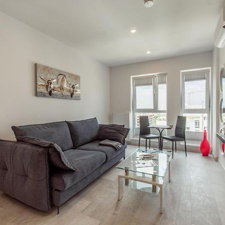 Fancy Penthouse Studio With Lakeview W10 Bukarest Exteriör bild