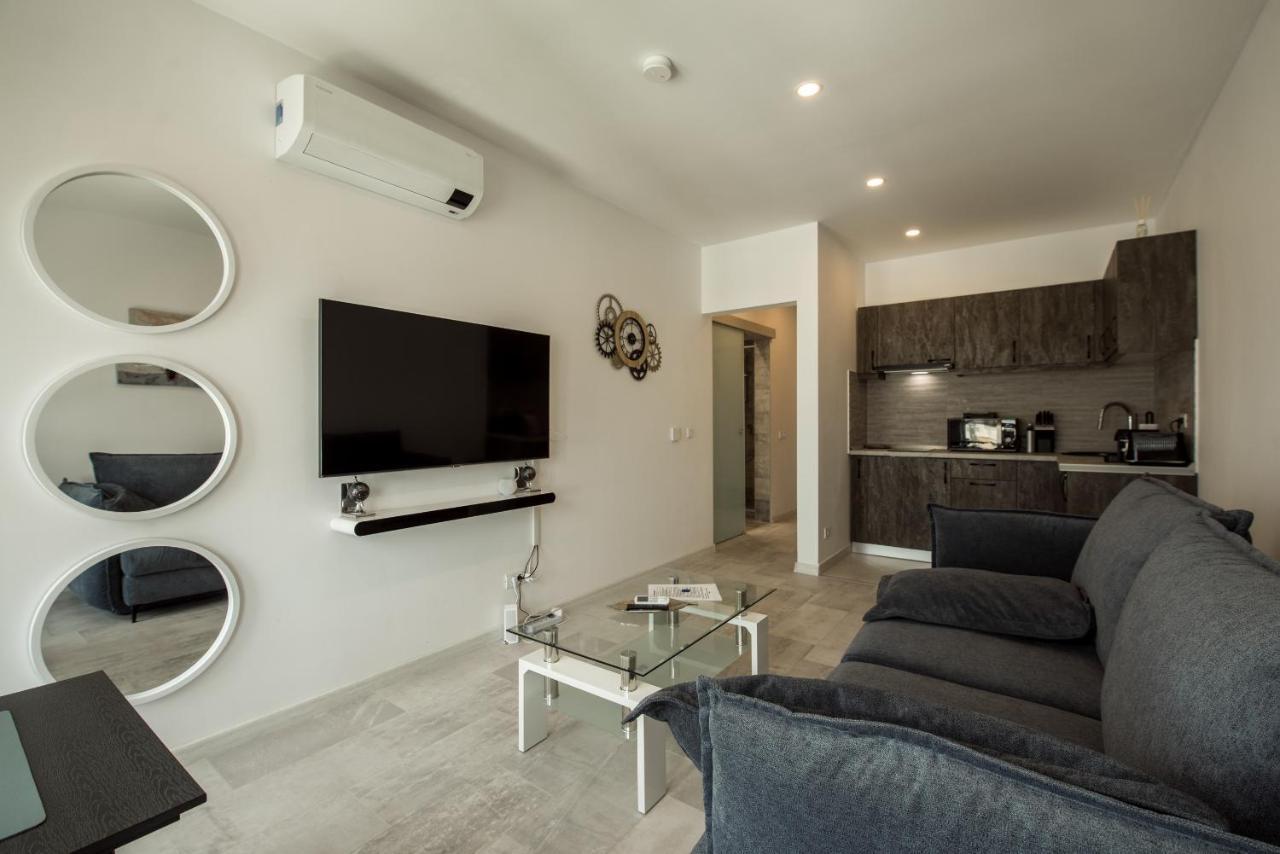 Fancy Penthouse Studio With Lakeview W10 Bukarest Exteriör bild
