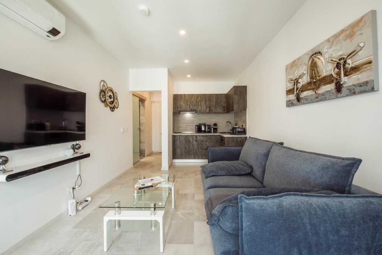 Fancy Penthouse Studio With Lakeview W10 Bukarest Exteriör bild