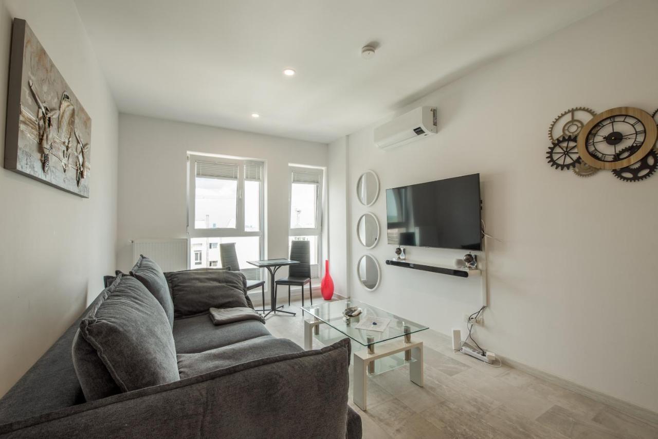 Fancy Penthouse Studio With Lakeview W10 Bukarest Exteriör bild