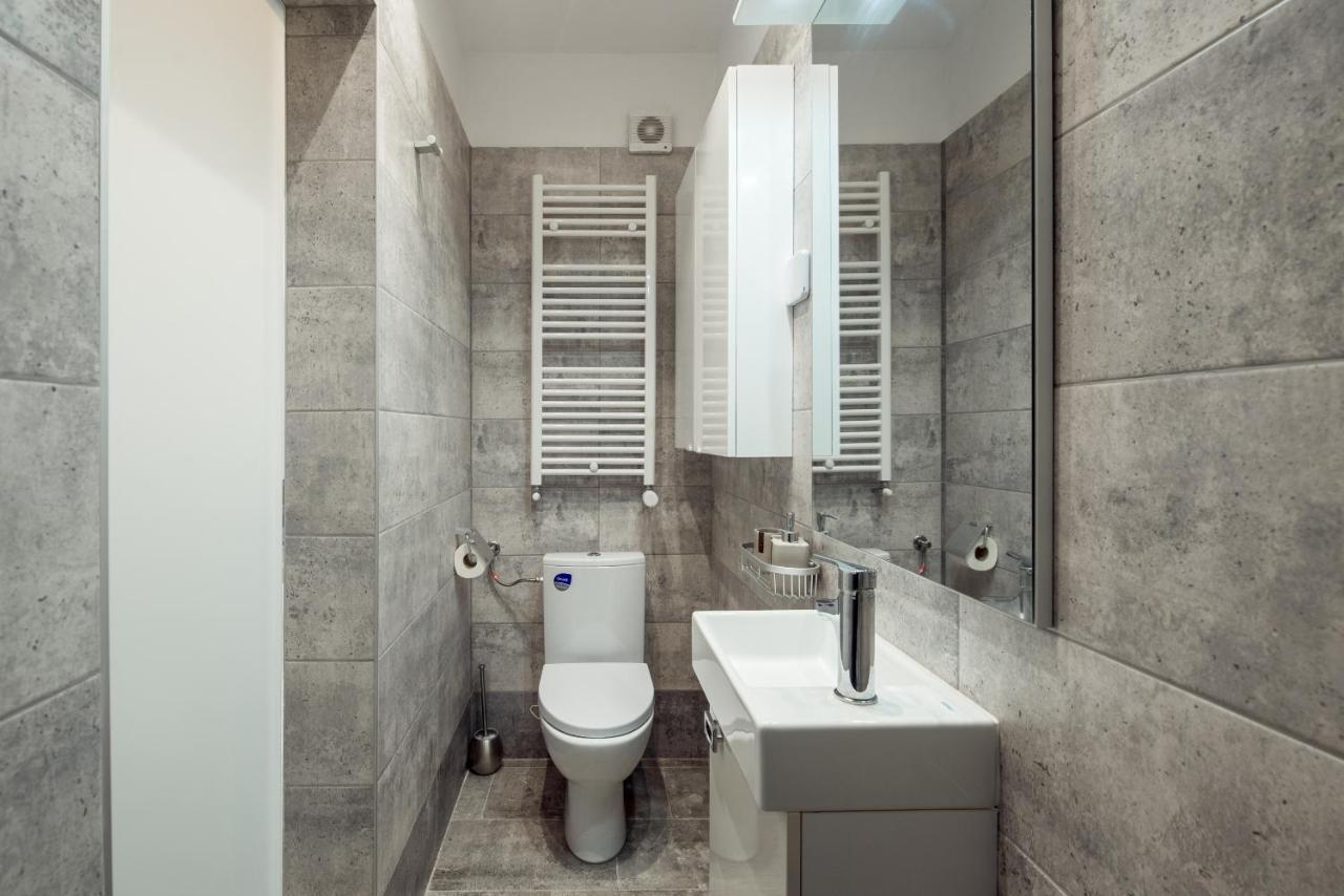 Fancy Penthouse Studio With Lakeview W10 Bukarest Exteriör bild