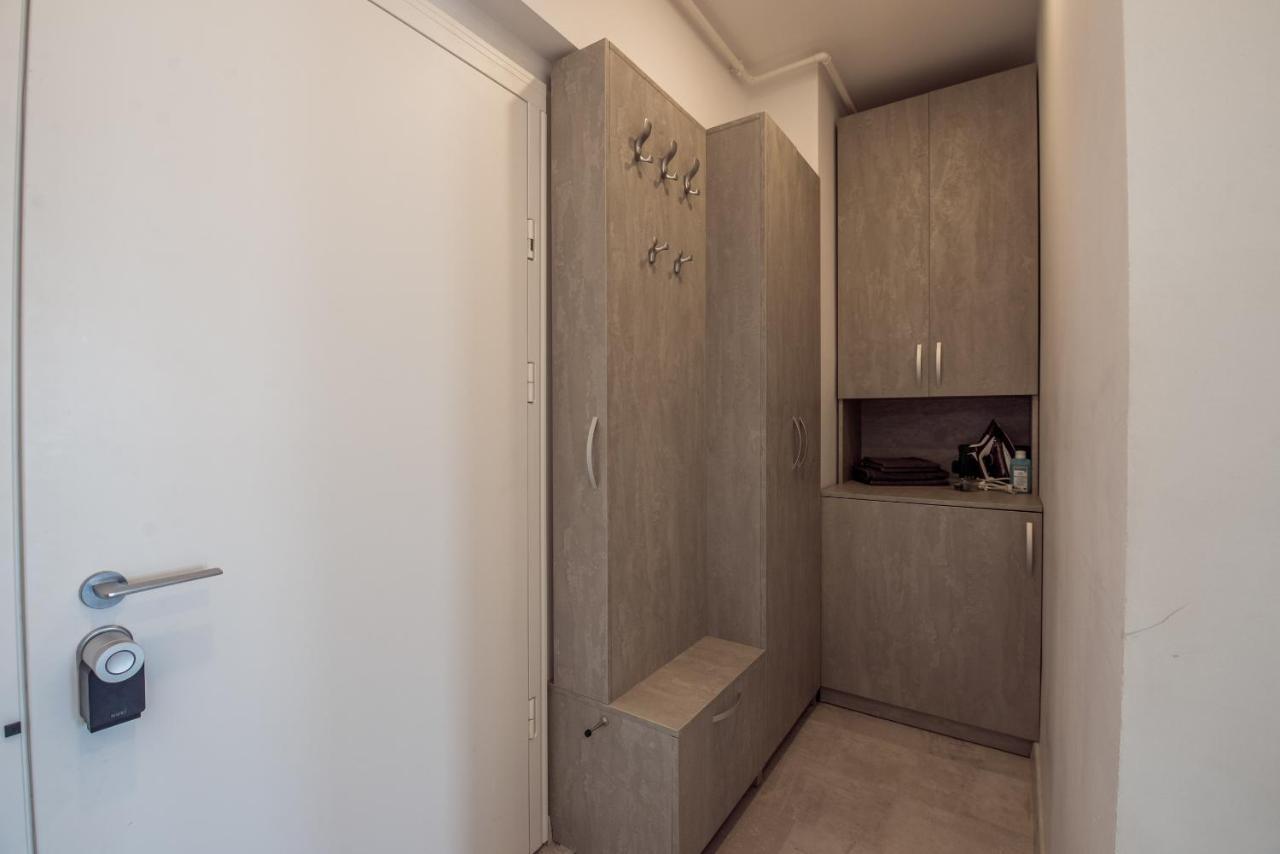 Fancy Penthouse Studio With Lakeview W10 Bukarest Exteriör bild