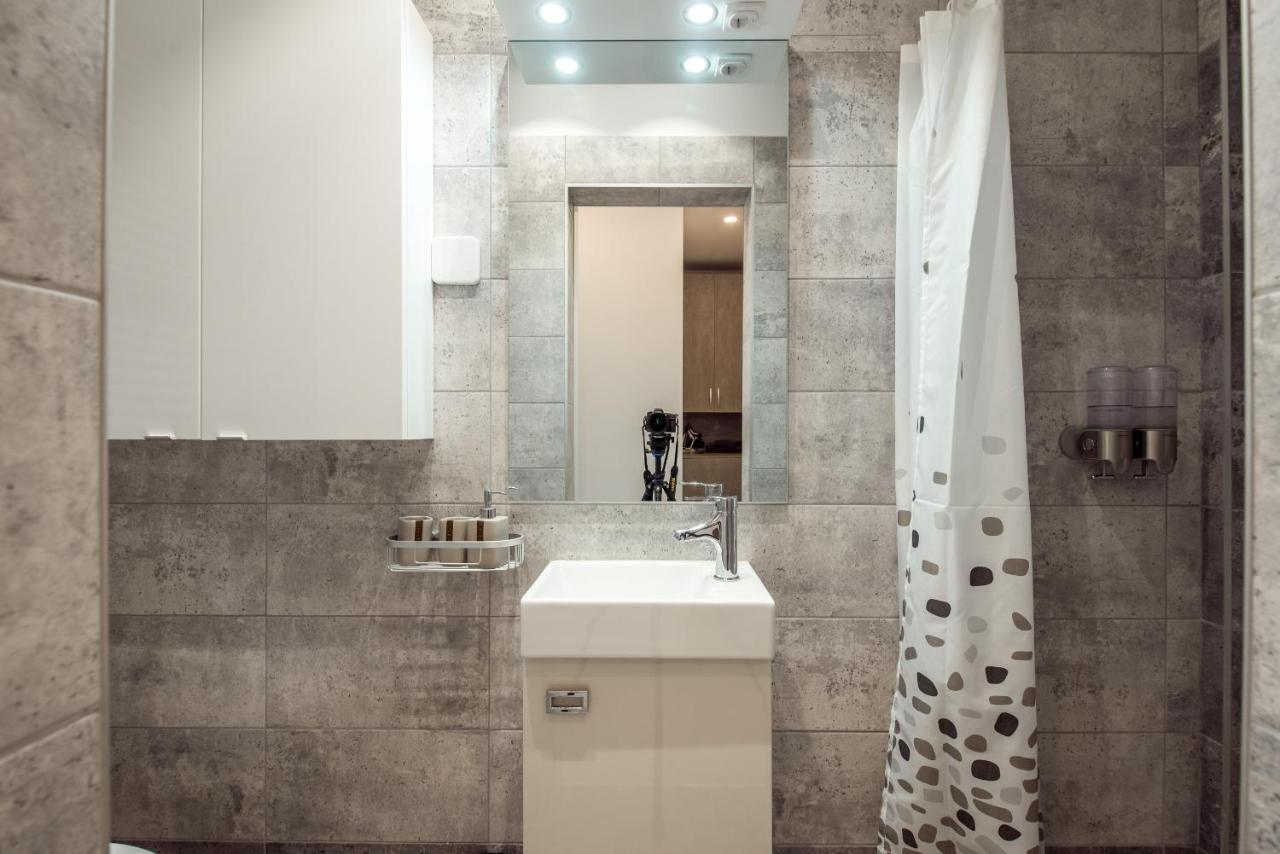 Fancy Penthouse Studio With Lakeview W10 Bukarest Exteriör bild